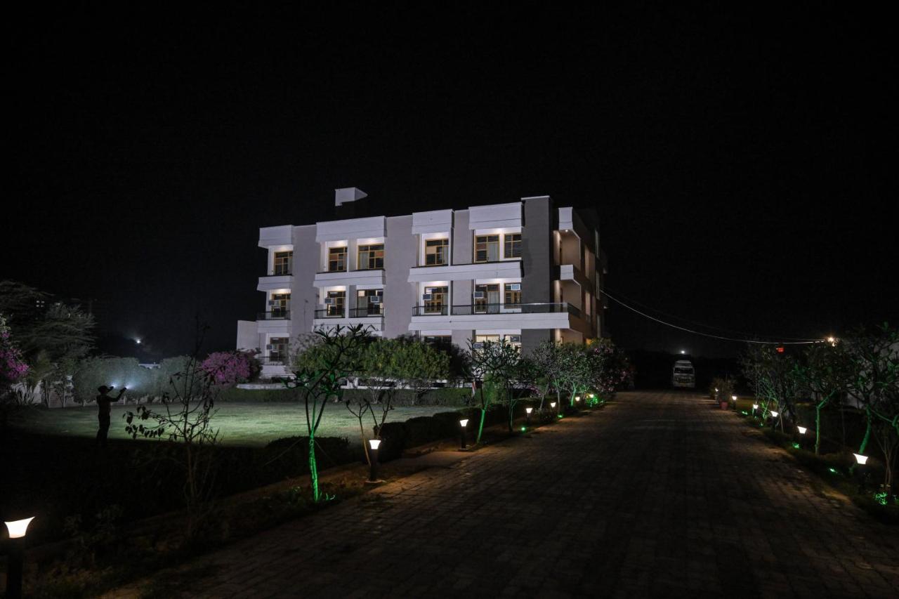 The Govindam Resort Вріндаван Екстер'єр фото
